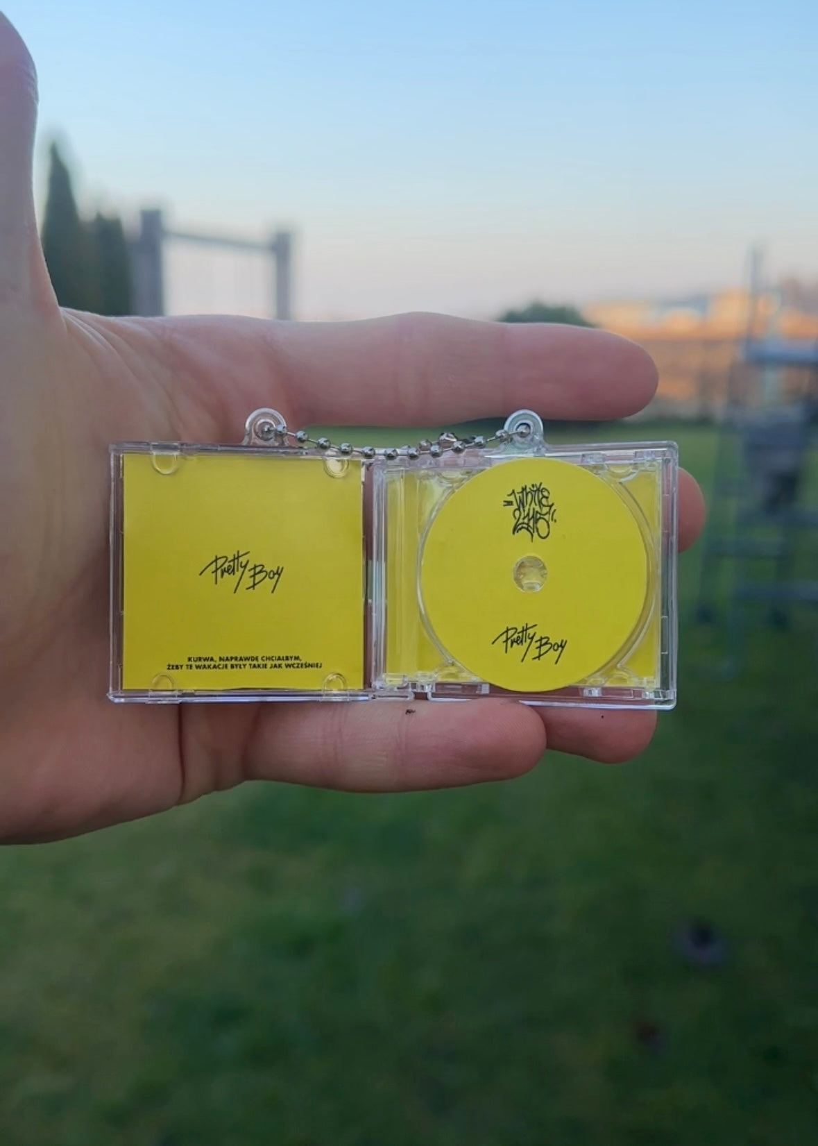 White 2115 - Pretty Boy - MusiTAG