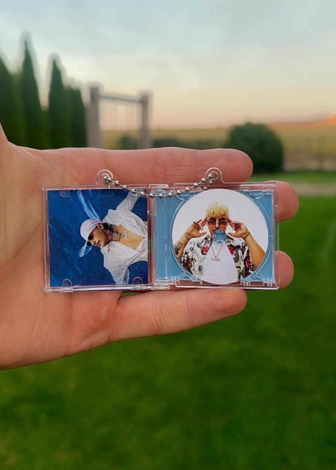 White2115 - RiRi - MusiTAG